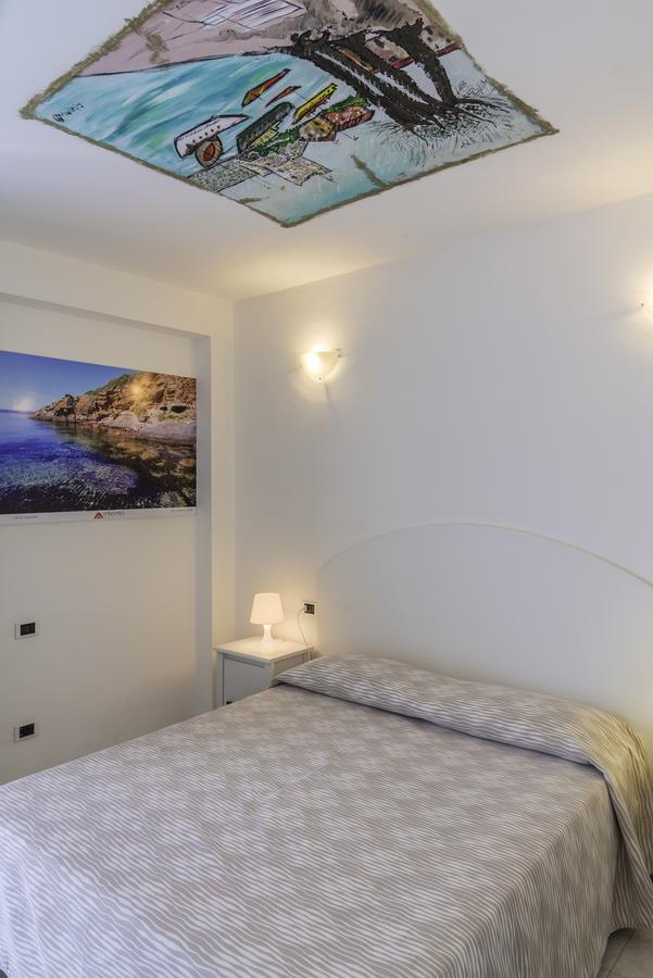 Hotel Montecristo مارينا دي كامبو المظهر الخارجي الصورة