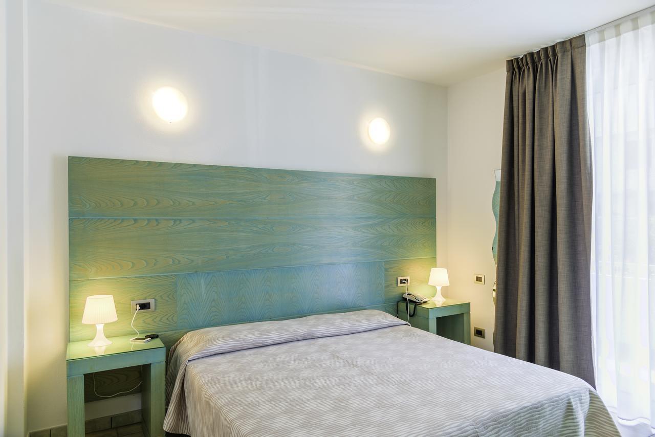 Hotel Montecristo مارينا دي كامبو المظهر الخارجي الصورة